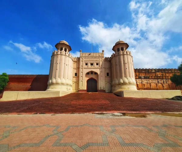 Lahore-fort-main-gate-1536x1152